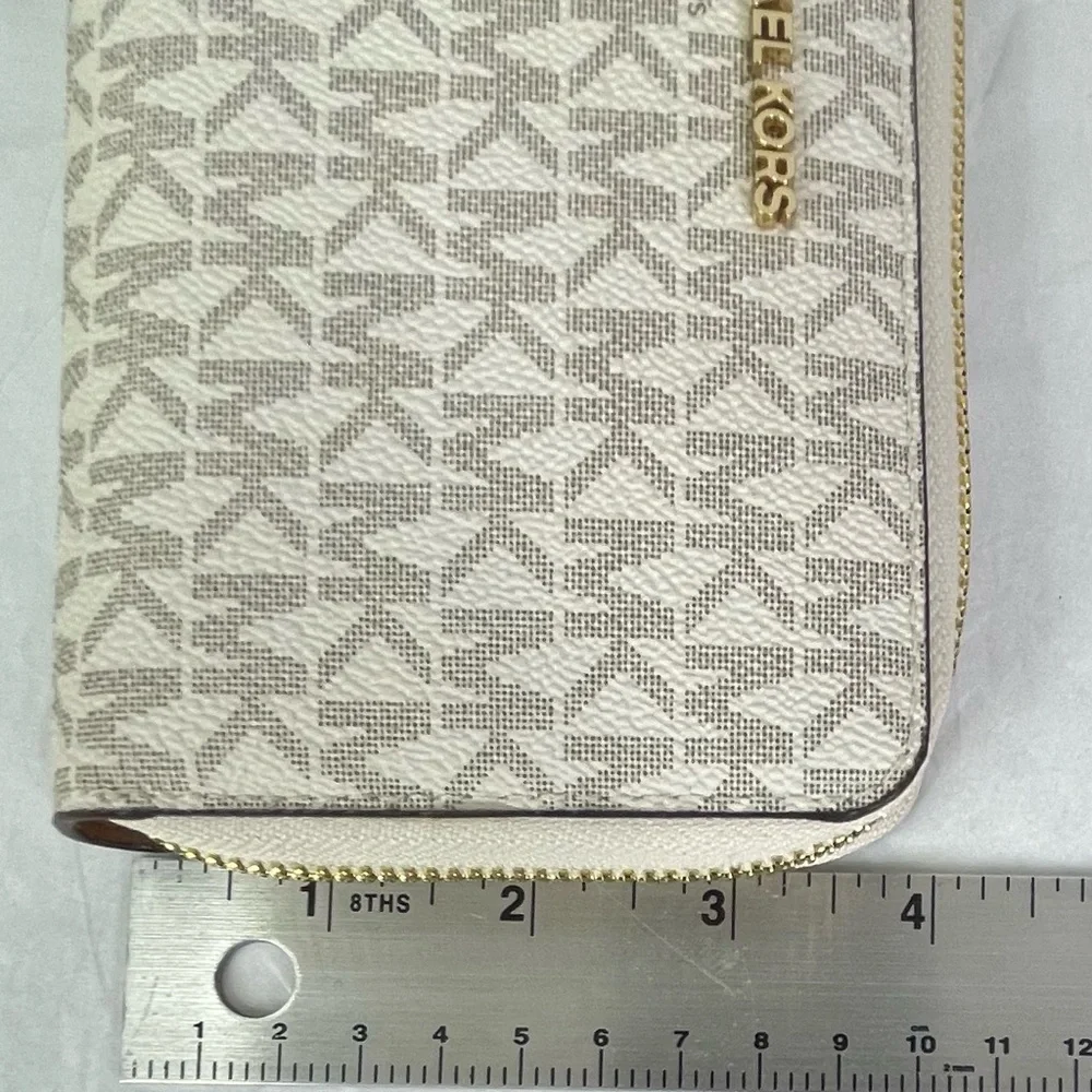 Michael Kors Jet Set Travel Vanilla MK Signature Large Flat MF Phone Case Wallet